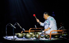 Khi khán giả… nằm nghe nhạc