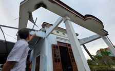 Lốc xoáy kèm ánh sáng kỳ lạ ở Đà Nẵng: 30 giây cuốn phăng hàng chục mái nhà