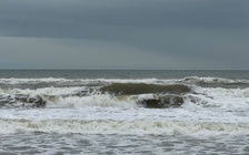 Quảng Ngãi: Biển động rất mạnh, tuyến Sa Kỳ - Lý Sơn tạm dừng hoạt động