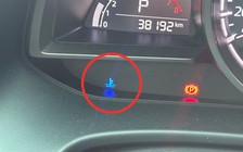 Vì sao đèn báo nước làm mát phát sáng khi khởi động ô tô?