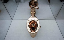 Hé lộ chủ nhân mới của bồn cầu vàng nặng hơn 101 kg