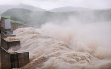 Thủy điện xả lũ nguy hiểm nhất là 'bên nào cũng đúng'