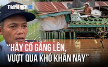 Xúc động tại Metro số 1: Hàng hóa cứu trợ chuyền tay hối hả gửi về miền Trung