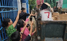 Nước sạch cạn kiệt ở Đắk Lắk: Người Đông Hòa hứng từng giọt mưa quý như vàng