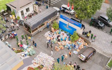 TP.HCM đã chuyển 211 tấn hàng cứu trợ đến Khánh Hòa