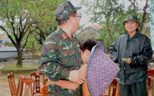 Vào rốn ngập Hòa Thịnh, Sư đoàn 315 cùng dân vực dậy sau lũ dữ