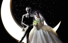 Cô gái Nhật kết hôn với bạn trai AI