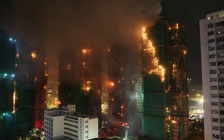 Biển lửa bao trùm cụm chung cư ở Hồng Kông, ít nhất 13 người thiệt mạng