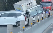 6 ô tô tông liên hoàn trên cao tốc TP.HCM - Trung Lương
