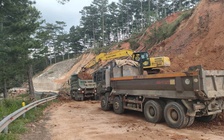 Gấp rút phục hồi các tuyến đường sau mưa bão