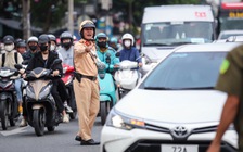 Vì sao trẻ em phải dùng ghế an toàn mà không dùng dây an toàn trên ô tô?