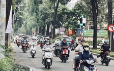 Trời TP.HCM se lạnh khác lạ, bão số 15 áp sát đất liền, triều cường dâng cao