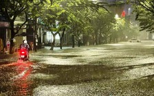 Đà Nẵng: Dự báo mưa lớn đến hết ngày 4.11, người dân tiếp tục dọn đồ chạy lũ
