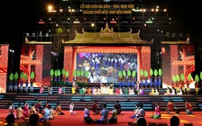 Tưng bừng Lễ hội Oóc Om Bóc - đua ghe ngo TP.Cần Thơ