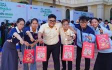 Sinh viên thực hành sống xanh sống khỏe, ấn tượng 'cơn mưa' quà