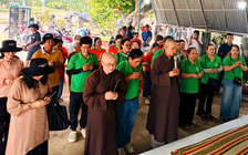 Nước mắt tiễn đưa cô học trò 13 tuổi ra đi sau vụ vỡ hồ chứa nước