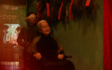 Nữ biên kịch - đạo diễn gạo cội cùng em gái đóng phim kinh dị Việt