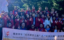 Thanh niên tự hào nghe kể về dấu ấn Chủ tịch Hồ Chí Minh