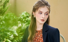 Công sở vào thu cùng bản phối áo khoác, váy dài và quần ống rộng