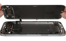 Tại sao pin iPhone và Galaxy vẫn mãi 'bé hạt tiêu'?