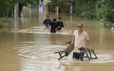 4 tỉnh miền Trung mưa trên 600 mm do bão Kalmaegi (bão số 13) đổ bộ