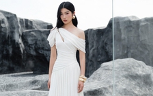 Trở nên thời thượng chỉ với một chiếc váy trắng, đen