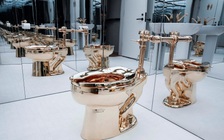 Lộ diện chủ nhân chiếc bồn cầu vàng nặng hơn 101 kg sắp được đấu giá?