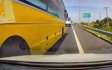 Tài xế chuyển làn ẩu suýt gây tai nạn trên cao tốc