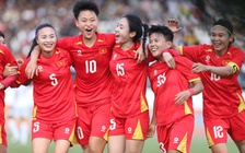 Đội tuyển nữ Việt Nam thắng Myanmar bằng ‘đầu’, hiên ngang vào bán kết: Chủ tịch VFF thưởng 700 triệu đồng