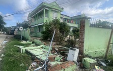 Nhiều công trình ở Nha Trang lộ 'không sắt' sau khi ngã đổ trong lũ