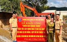 Công an tỉnh Lâm Đồng hỗ trợ người dân xã D’Ran xây dựng nhà ở sau mưa lũ