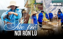 Sức trẻ nơi rốn lũ: Áo xanh lội bùn non giúp dân tái thiết