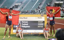 Nguyễn Thị Oanh 'vô đối' ở cự ly 5.000 m, đội chạy tiếp sức Việt Nam phá kỷ lục SEA Games