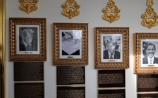 Nhà Trắng treo bảng giới thiệu châm biếm nhiều tổng thống tiền nhiệm