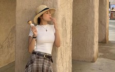 Áo thun trắng giúp bạn ‘ăn gian’ vóc dáng, đơn giản nhưng vẫn cuốn hút