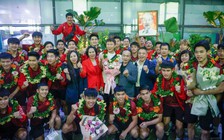 Chào đón những người hùng kiêu hãnh trở về