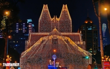 Nhà thờ Đức Bà lung linh 1.000 km đèn LED Giáng sinh 2025: Ý nghĩa bất ngờ