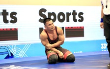 Bị rách cơ chỉ mới 6 giây, đô vật Việt Nam tiếc nuối 'phí mất 2 năm'