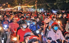 Tối 24.12, xóm đạo lớn nhất TP.HCM kẹt cứng người đi chơi Giáng sinh