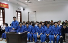 Tòa trả hồ sơ vụ nhóm đeo 'khăn quàng đỏ' hỗn chiến ở TP.HCM