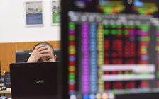 VN-Index rớt dưới 1.700 điểm