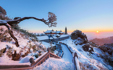 Trời chiều lòng du khách dịp tết tây