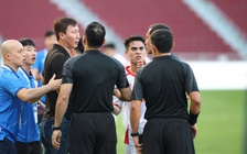 Văn Khang bắn tiếng Anh như gió, thuyết phục trọng tài ‘quay xe’ công nhận bàn thắng thứ hai của Đình Bắc