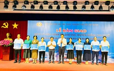 Sở VH-TT TP.HCM 'lì xì' sách mừng năm mới