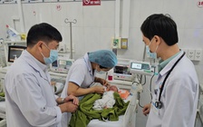 Bé gái bị vùi trong vườn cao su được một gia đình ở Đà Nẵng nhận nuôi