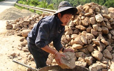 Làm báo nơi miền Trung lũ lụt: Từ cưỡi đò vượt lũ đến  công tác cả tháng