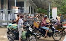 Người Đắk Lắk gom quà cứu trợ gửi vùng lũ Lâm Đồng: 'Lá rách đùm lá tả tơi'