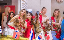 Mỹ nhân quốc tế 'hòa tan' trong ẩm thực Việt: Mê cà phê, hải sản