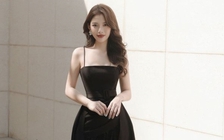 Váy hai dây giúp nàng khoe trọn nét gợi cảm sang chảnh