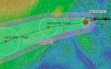 Đêm nay áp thấp nhiệt đới vào Biển Đông, chưa thể mạnh lên bão số 16